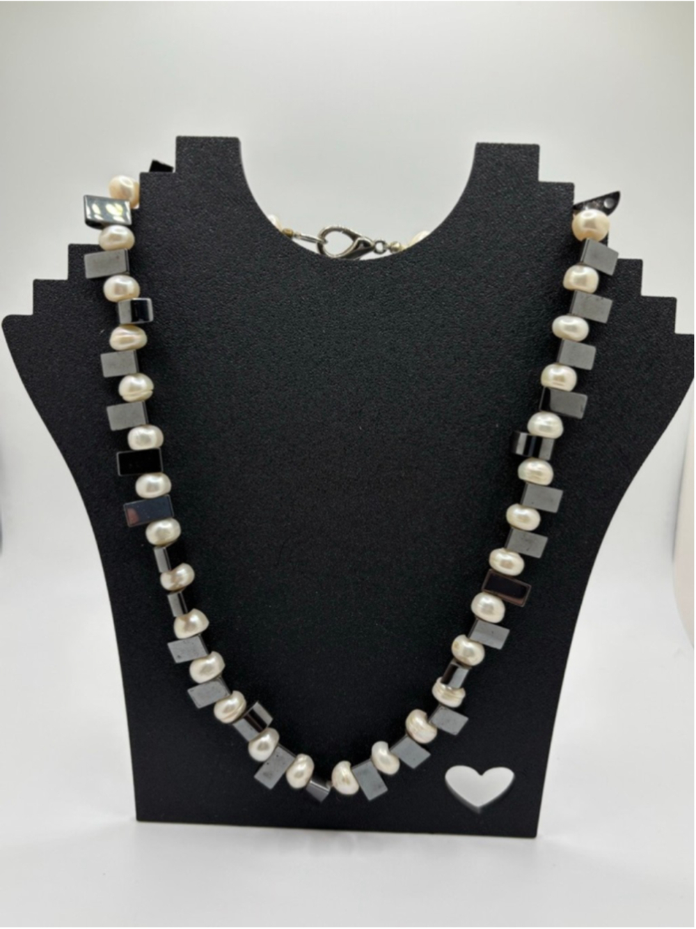Pearl & Hematite Beaded Necklace White Gray NWOT